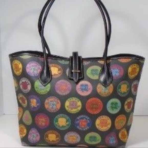 Dooney & Bourke Black Medallion Vintage Tote ✨️Host Pick✨️ - Picture 2 of 13